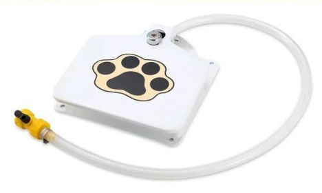 Dog Water Fountain Outdoor Dog Pet Water Dispenser Step-on Activated Sprinkler